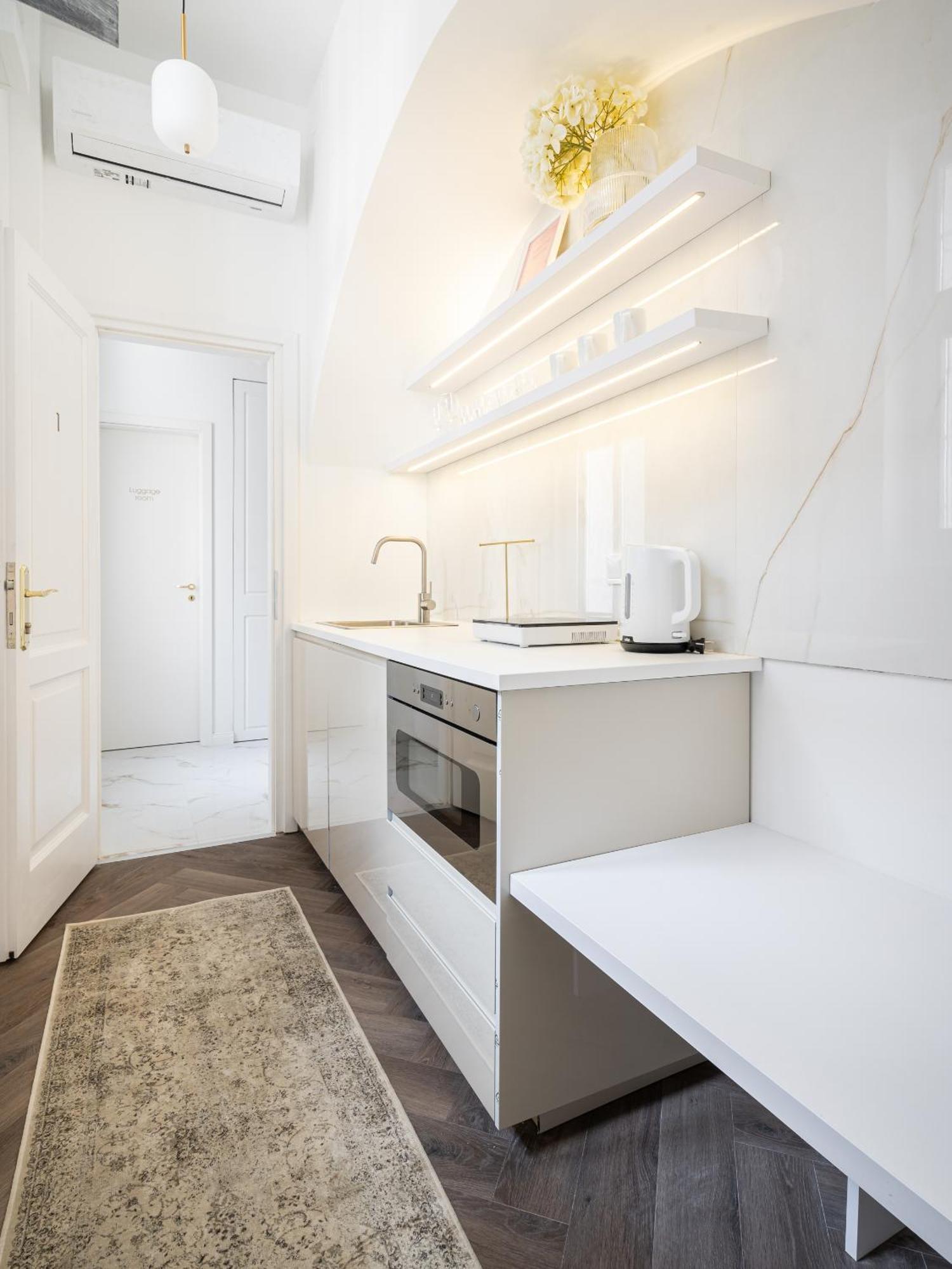 E13 - Grand Boulevard Heritage Suite - Best Location By Bqa Βουδαπέστη Δωμάτιο φωτογραφία